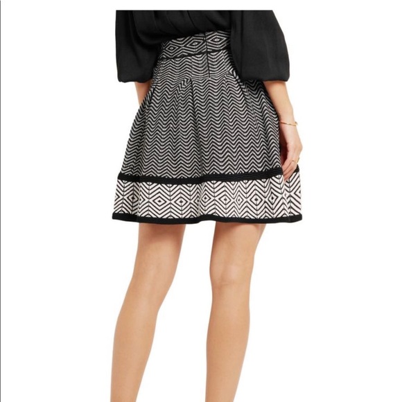 MAJE Black and white stretch Jacquard knit mini skit - Picture 3 of 4